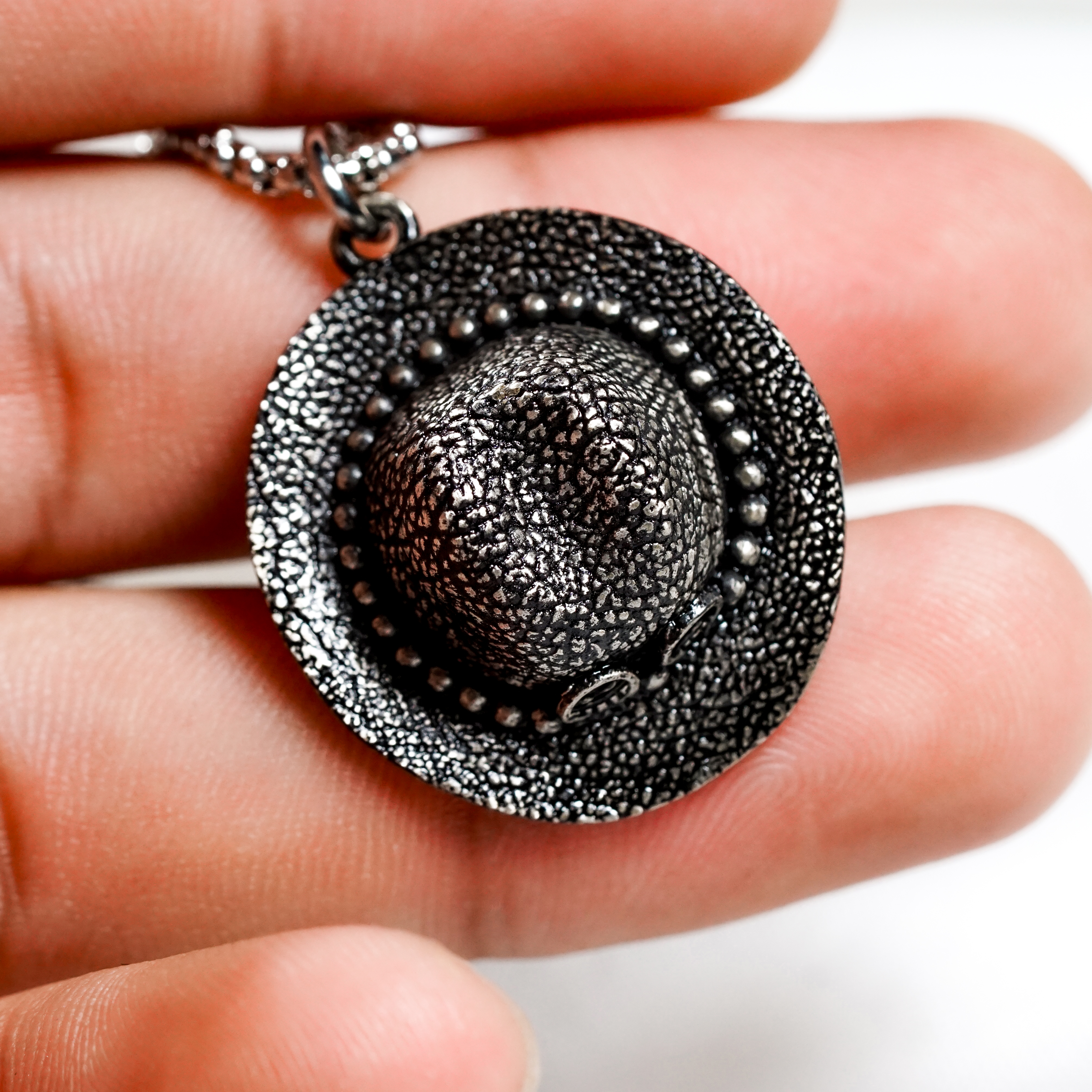 One Piece Ace's Hat Necklace, Pirates Hat Necklace, Handmade Manga-Inspired Jewelry, Perfect Gift for One Piece Fans 3 - EternaSilver DSC04525 - EternaSilver