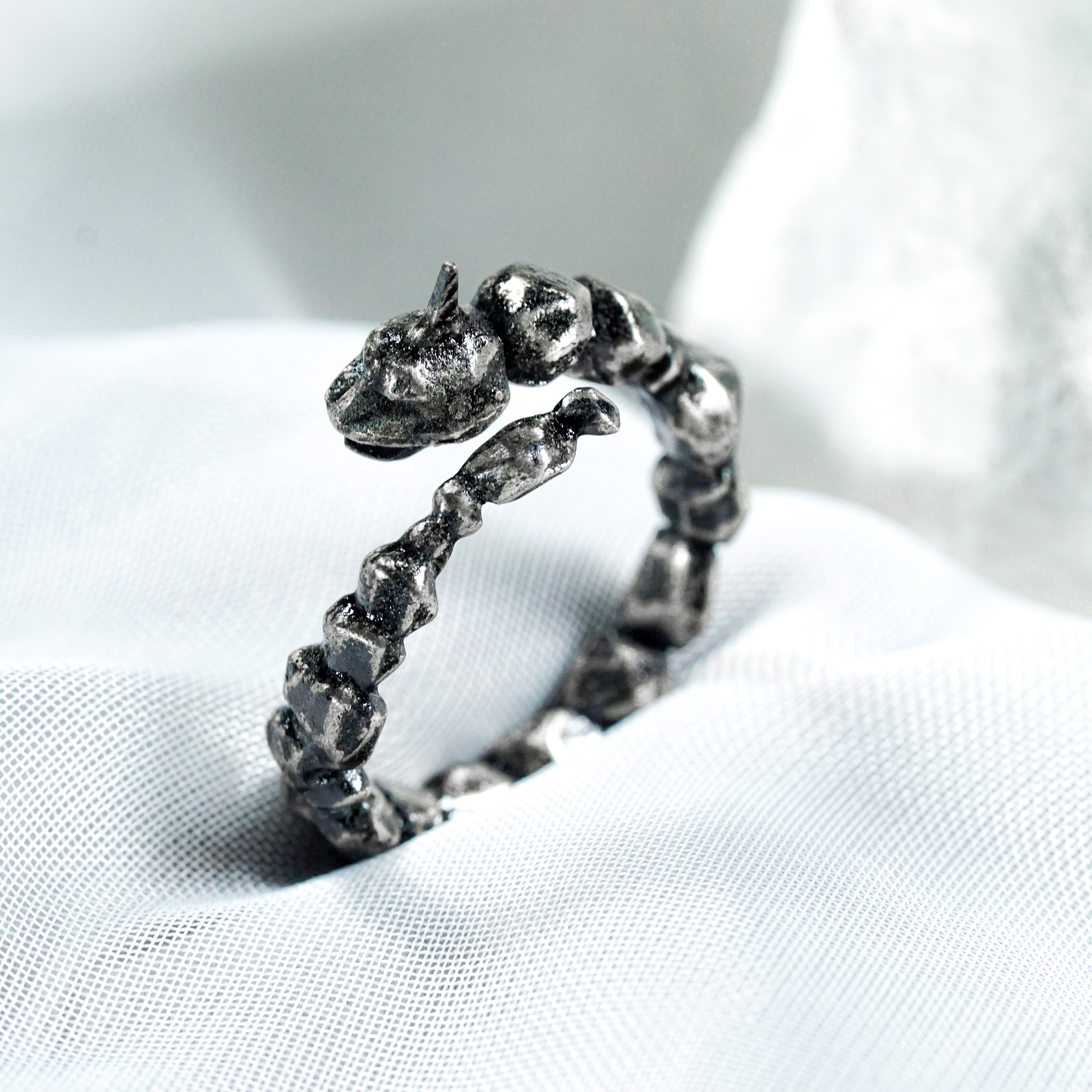 Pokemon Onix Wrapped Custom Ring Handmade, Onix Silver 950 Silver Ring Handmade, Pokemon Ring Jewelry, Onix Ring 5 - EternaSilver DSC04759 - EternaSilver