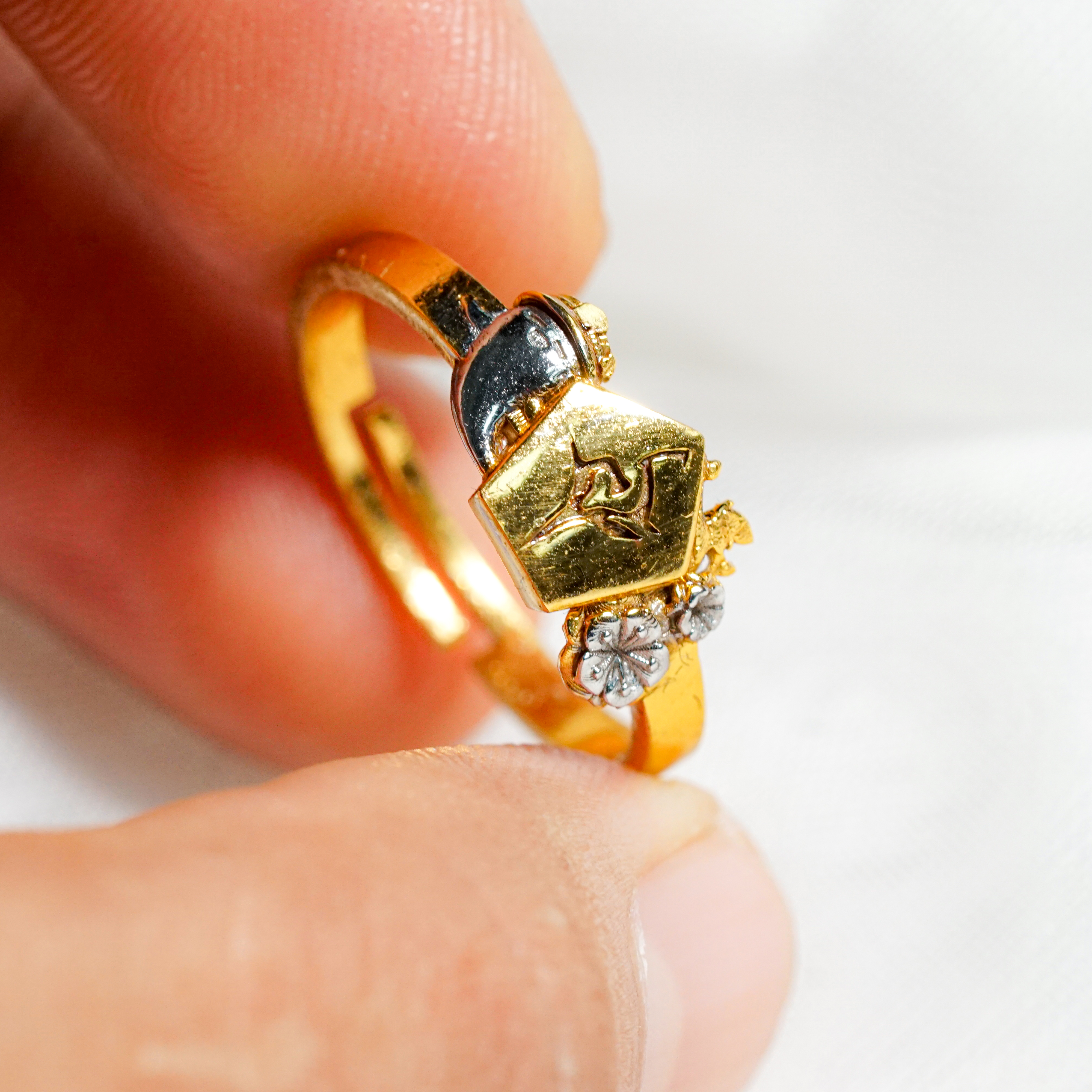 Genshin Impact Hu Tao Custom Ring, Boo Tao Pattern Sterling Silver/Gold Handmade Women’s Signet Ring, Genshin Jewelry for Fans 4 - EternaSilver DSC04828 - EternaSilver