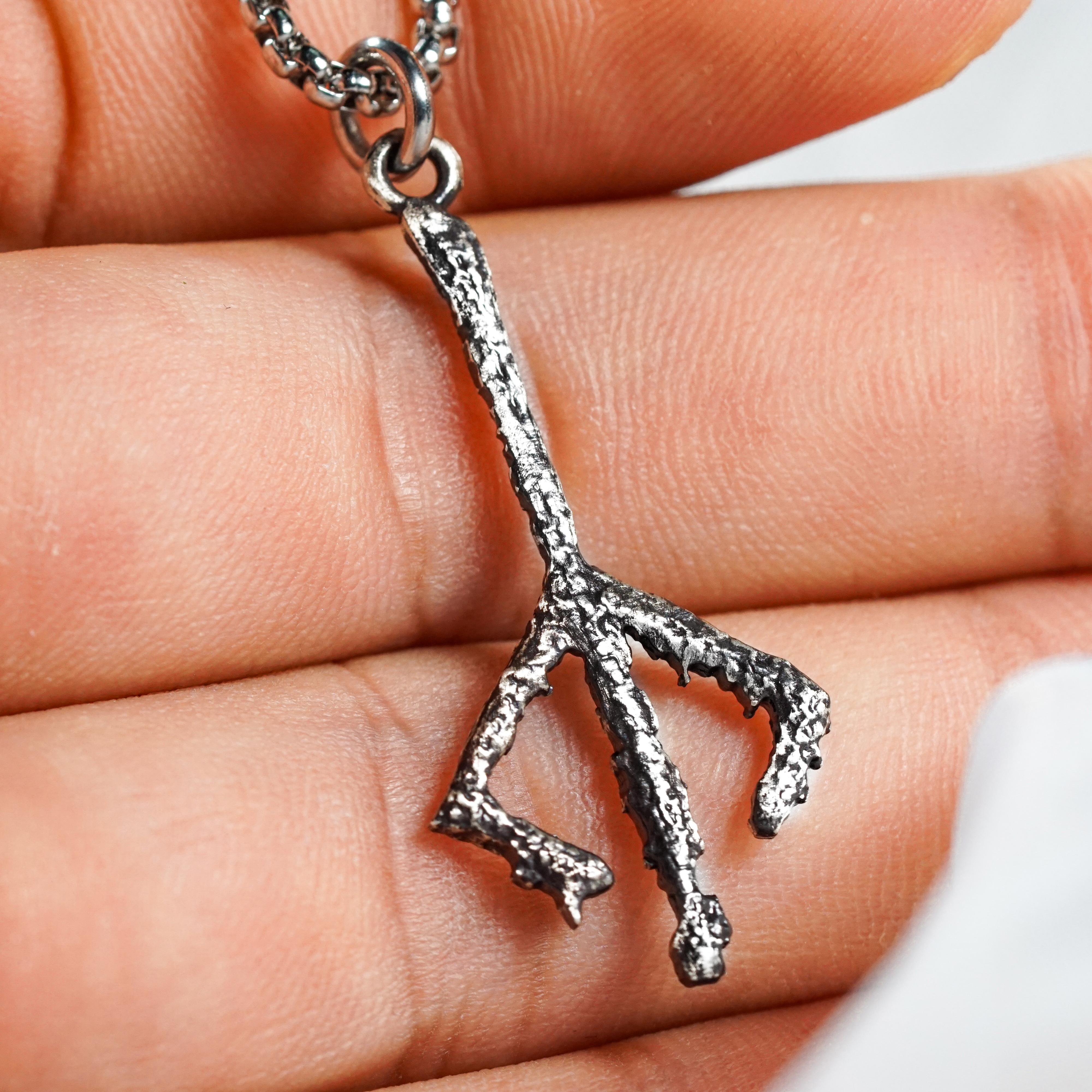 Bloodborne Hunter’s Logo Pendant Necklace, 950 Sterling Silver Yharnam Hunter’s Amulet & Cosplay Accessory, Gift for Him 6 - EternaSilver DSC05902 - EternaSilver