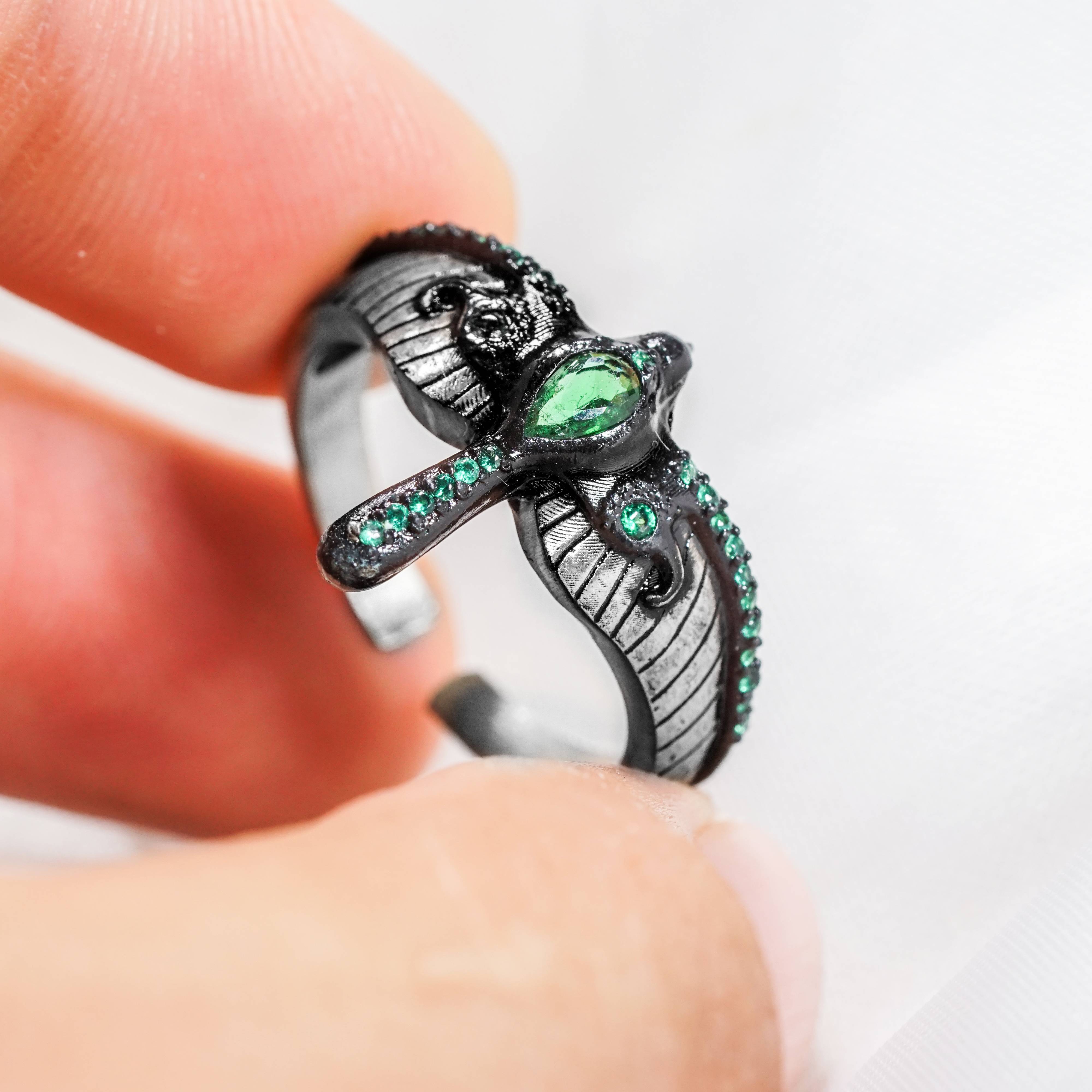 Baldur's Gate 3 Ring of Evasion, Custom Handmade 950 Silver Jewelry, Perfect for BG3 Fans and DnD Players 5 - EternaSilver DSC07285 - EternaSilver