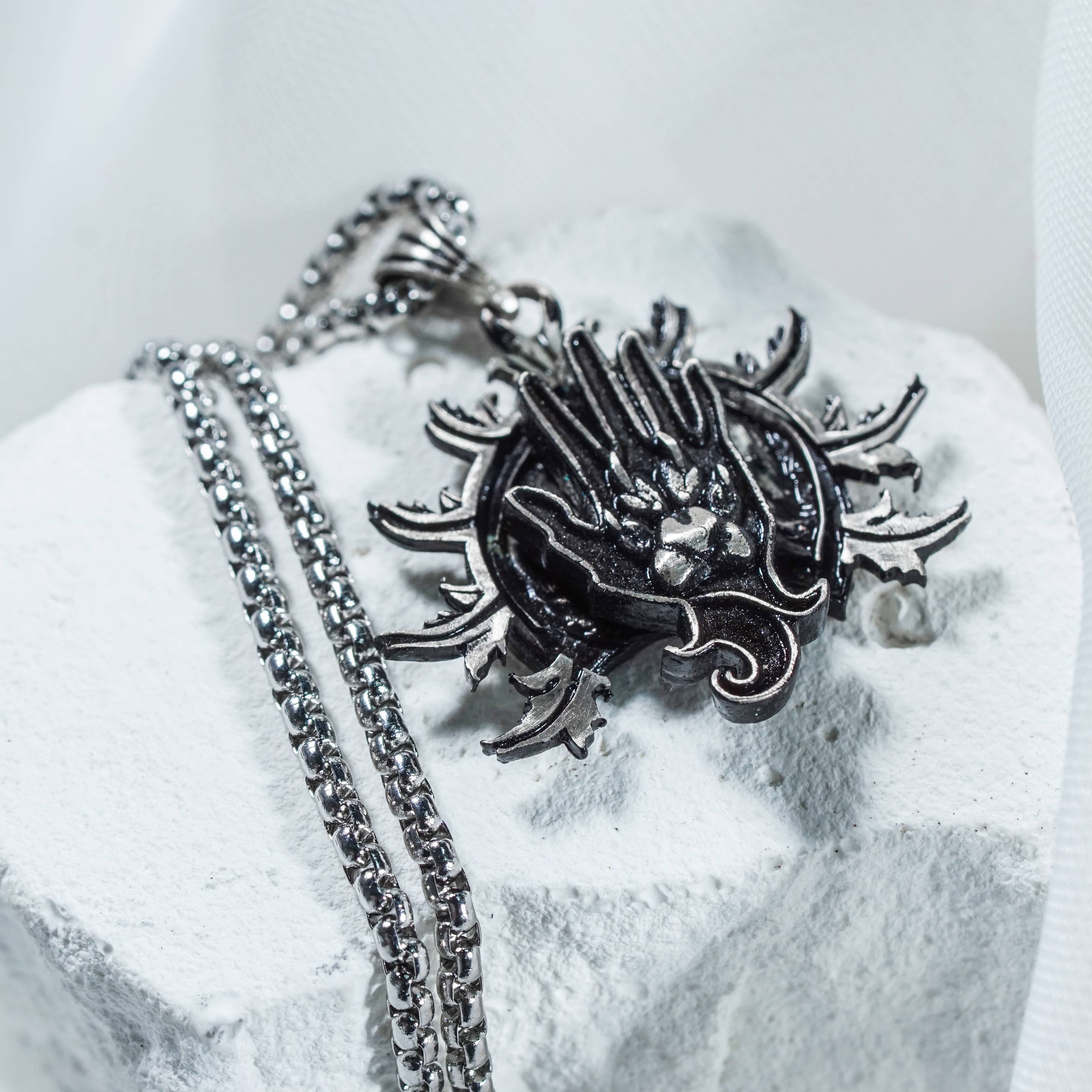 Baldur's Gate 3 Ranger Silver 950 Badge Necklace, Unique Silver Pendant Inspired by BG3, Gift for Fans of Baldur's Gate 3 8 - EternaSilver DSC07715 - EternaSilver