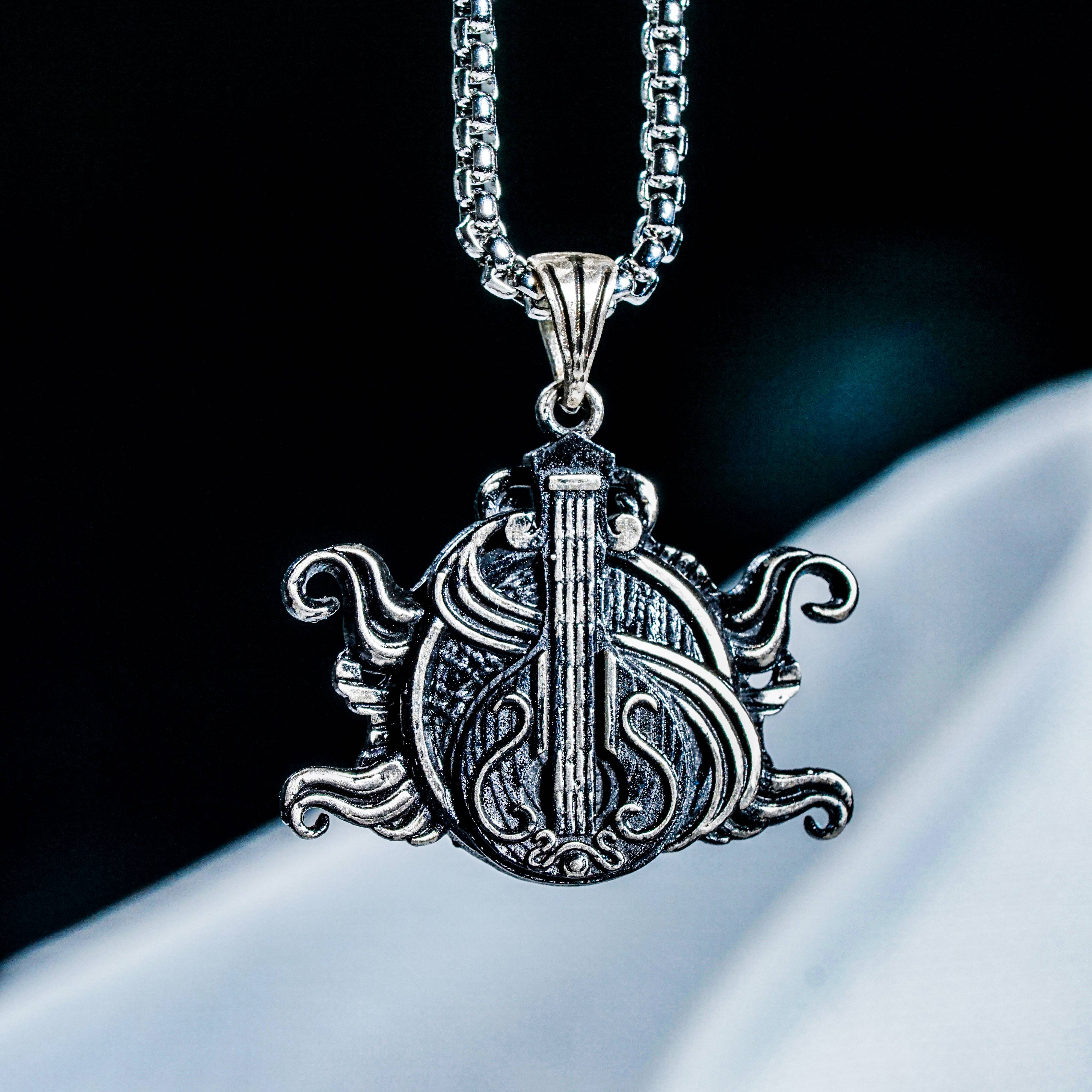 Baldur's Gate 3 Bard Silver 950 Badge Necklace, Unique Silver Pendant Inspired by BG3, Gift for Fans of Baldur's Gate 3
