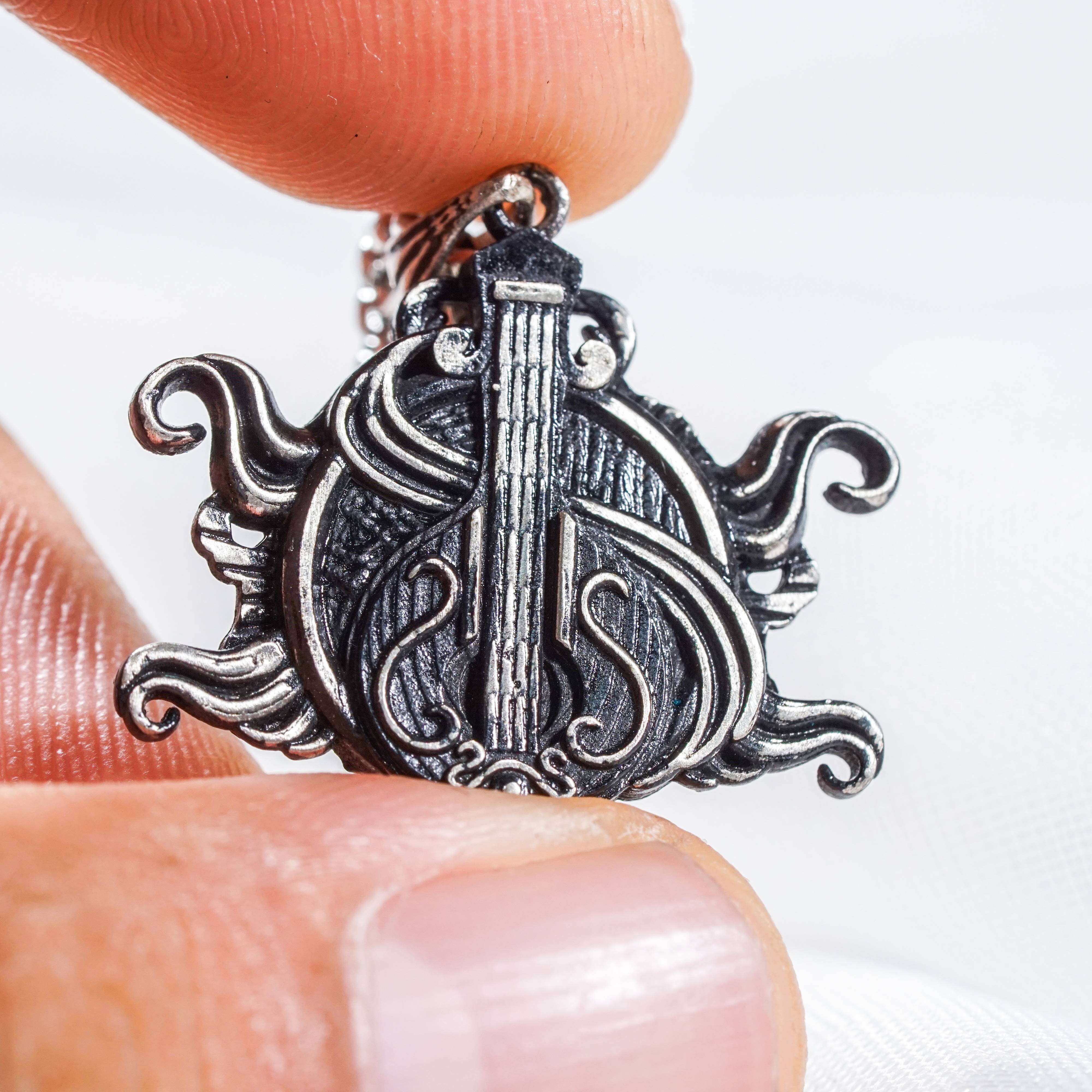 Baldur's Gate 3 Bard Silver 950 Badge Necklace, Unique Silver Pendant Inspired by BG3, Gift for Fans of Baldur's Gate 3 6 - EternaSilver DSC07999 - EternaSilver