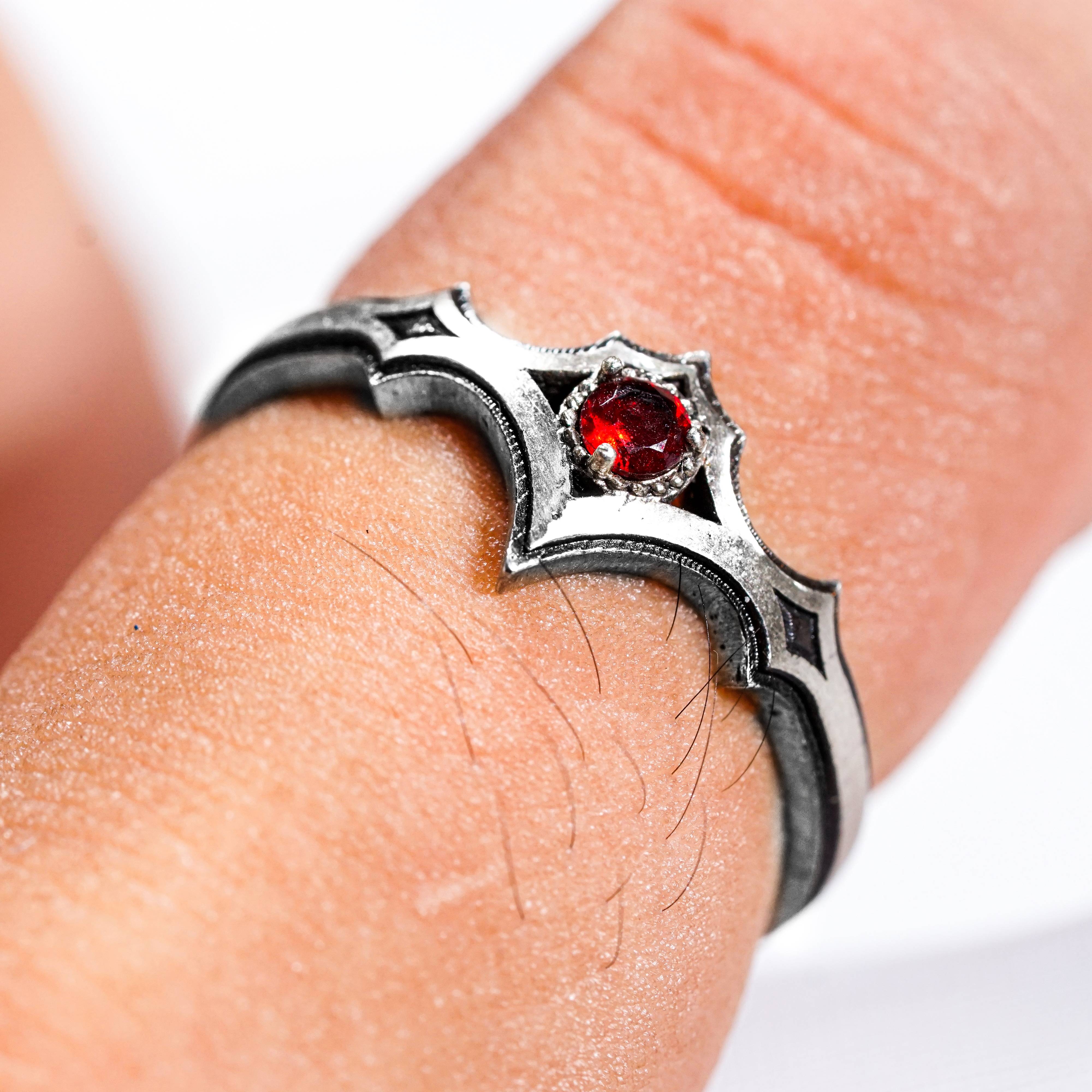 Baldur's Gate 3 Szarr Family Ring, Handmade 950 Silver Cazador’s Ring, Custom BG3 Jewelry for DnD and RPG Fans 9 - EternaSilver DSC08150 - EternaSilver