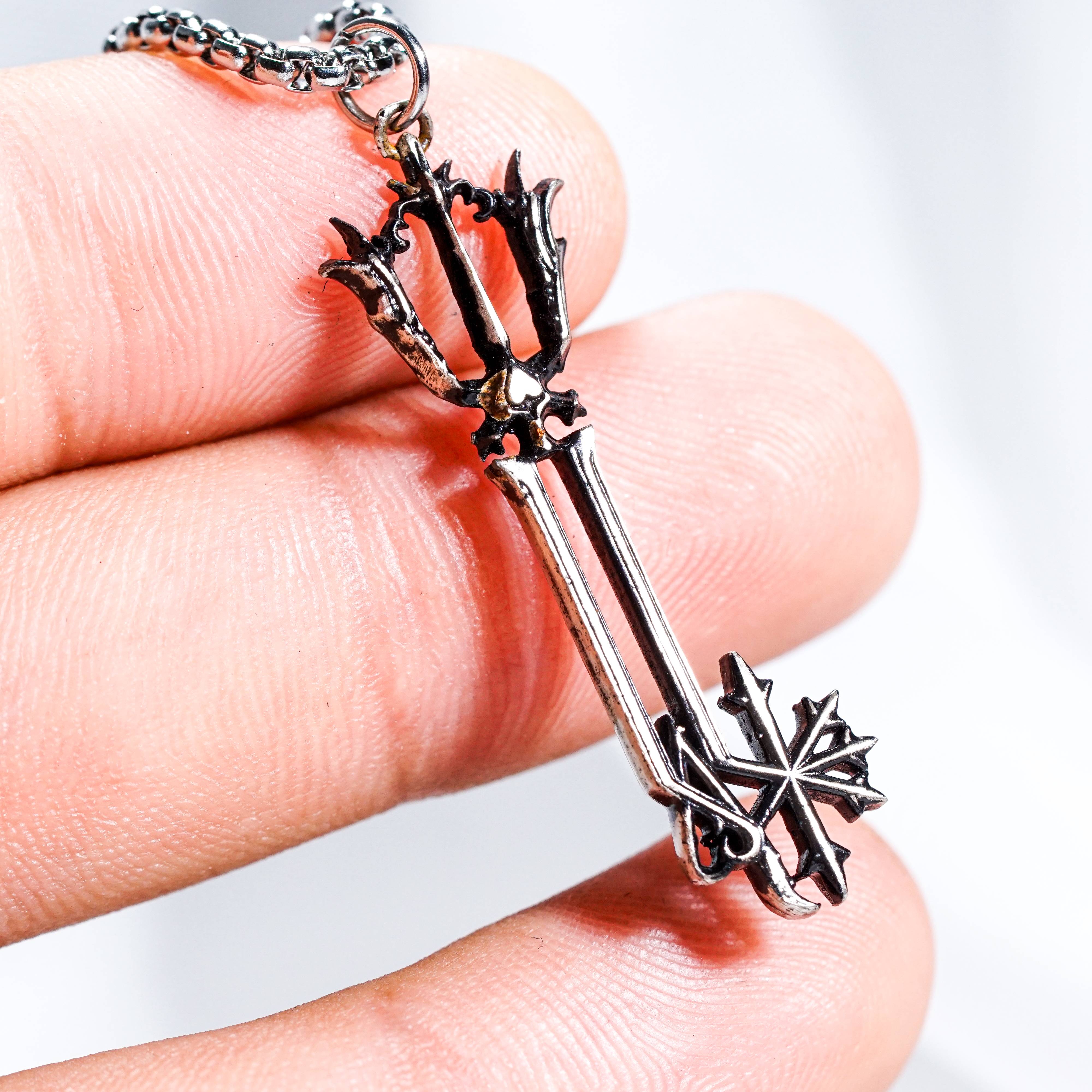 Kingdom Hearts Oathkeeper Keyblade Pendant, Keys 950 Silver Necklace, Limited Edition Silver Jewelry for Kingdom Hearts Fans 8 - EternaSilver DSC08260 - EternaSilver