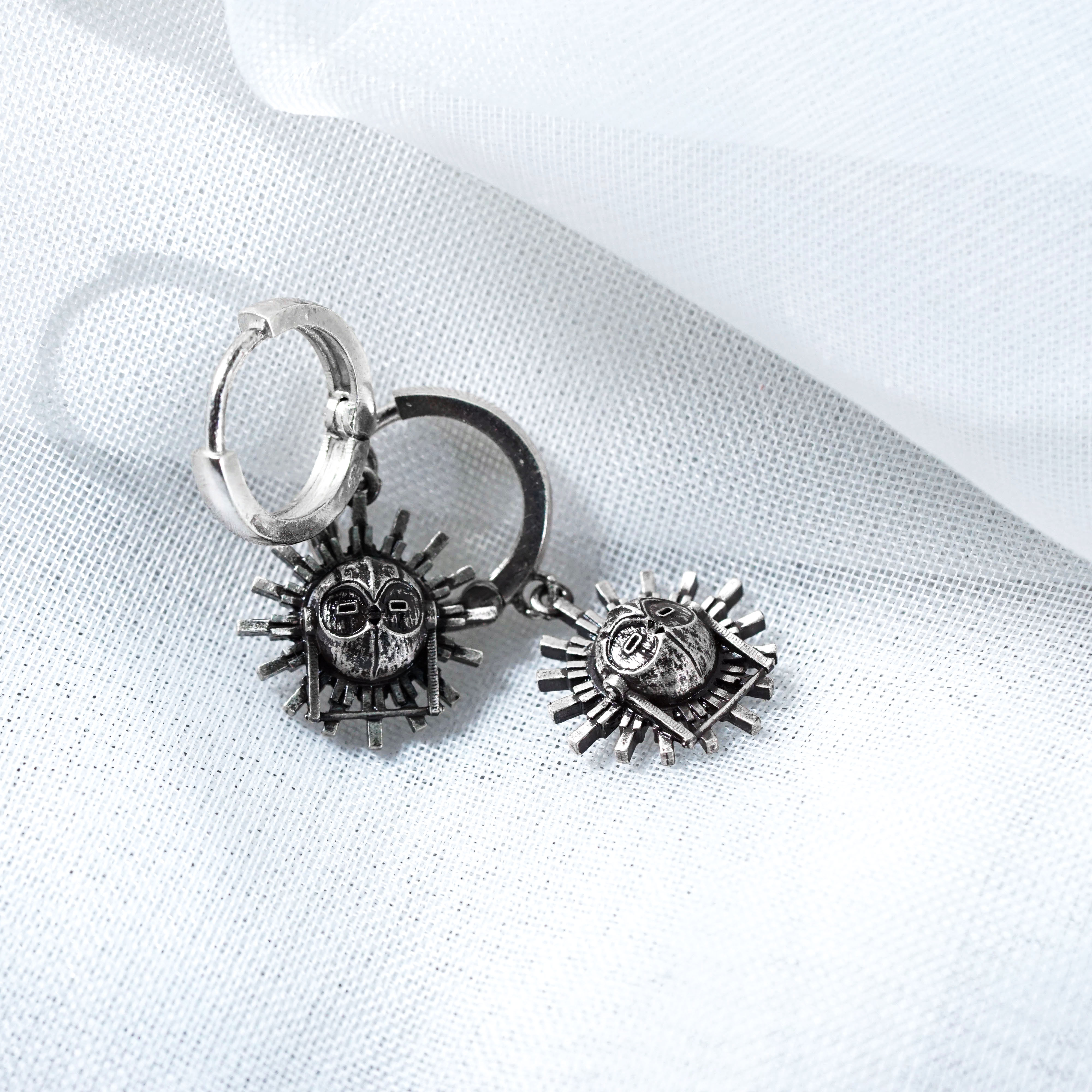 Esquie Mask Earrings, Clair Obscur Expedition 33 Inspired Handmade 950 Silver Earrings, Fantasy Jewelry Gift for Gamers and Collectors
