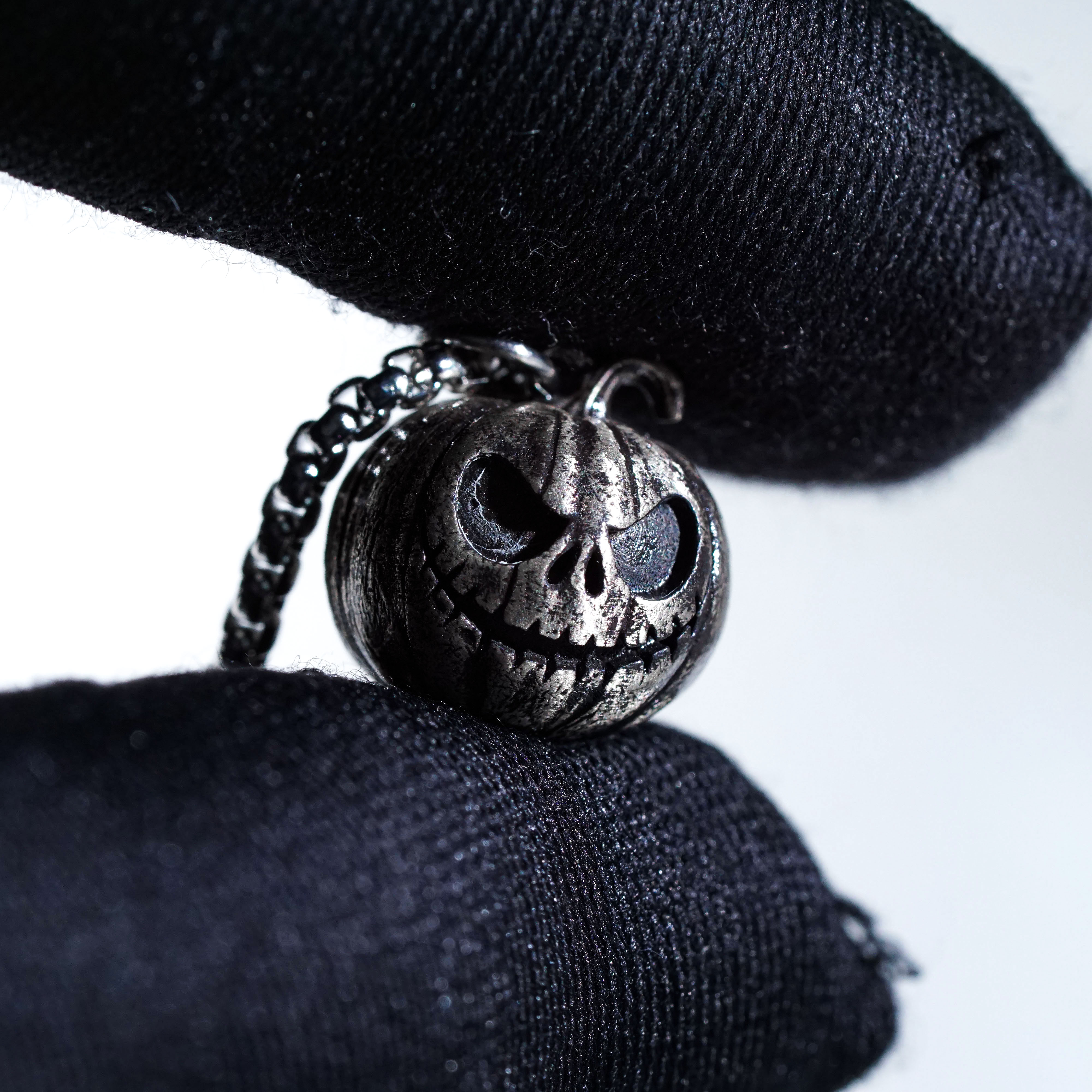 Pumpkin Jack Necklace, Handmade 950 Silver Halloween Pendant, Nightmare Before Christmas Inspired Jewelry, Gothic Gift for Fans and Collectors 8 - EternaSilver DSC00780 - EternaSilver