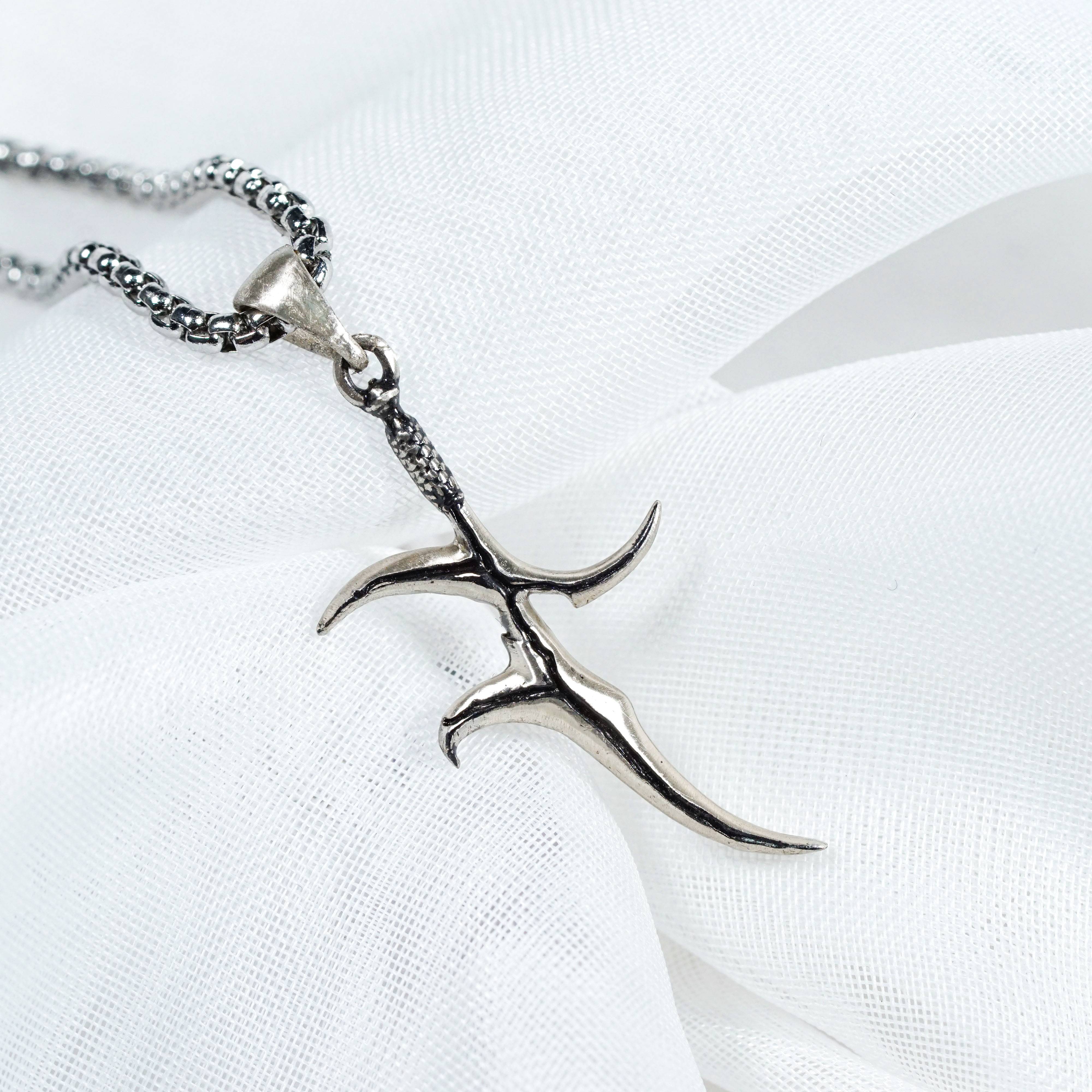 Elden Ring Black Knife Dagger Necklace in Silver, Warrior Necklace for Middle Earth Fans, Sword Necklace for Boyfriend, Fantasy Pendant