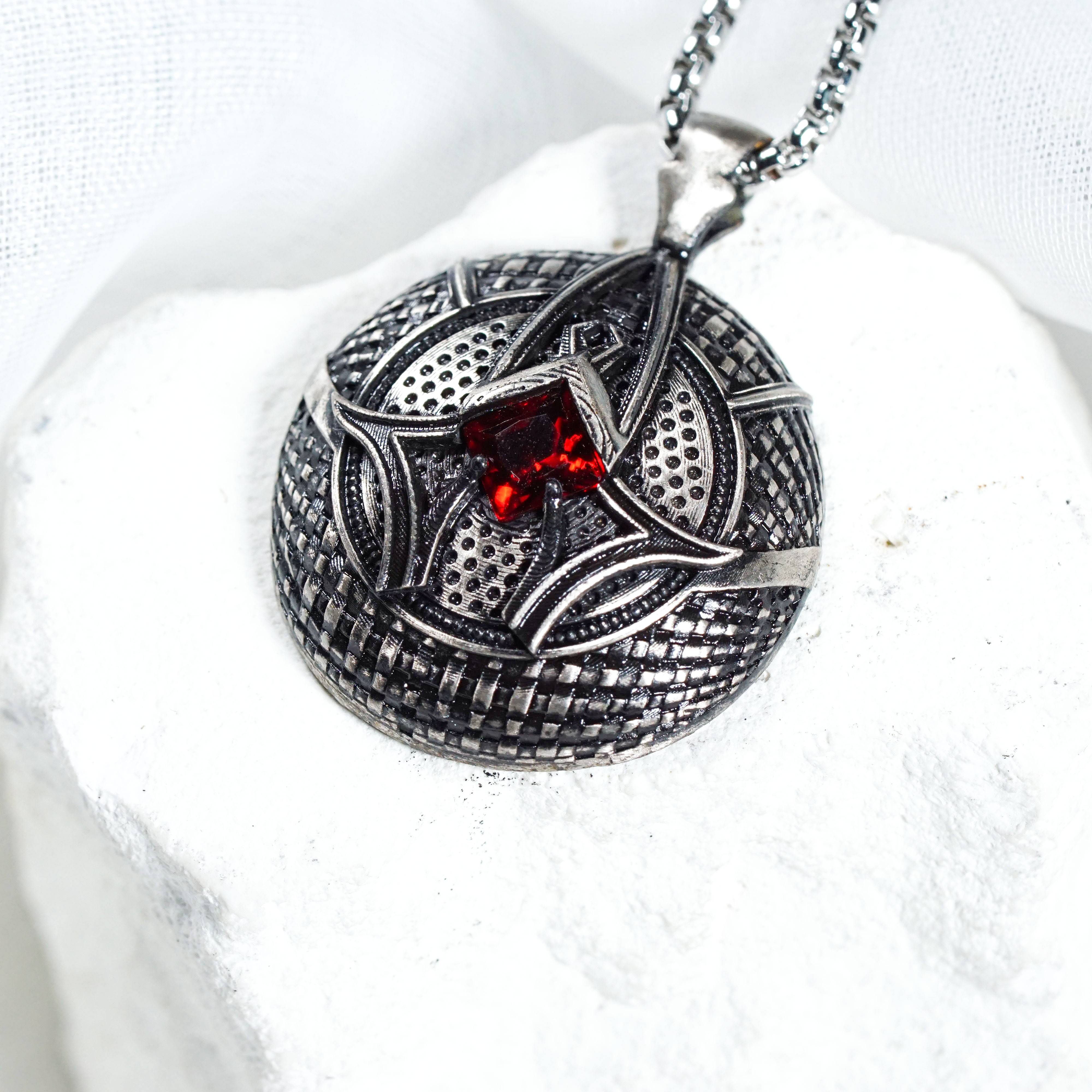 Fanmade Unflinching Protector Amulet, Baldur's Gate 3 Handmade Silver 950 Necklace, Perfect BG3 Amulet for DnD and RPG Fans 3 - EternaSilver DSC08960 - EternaSilver