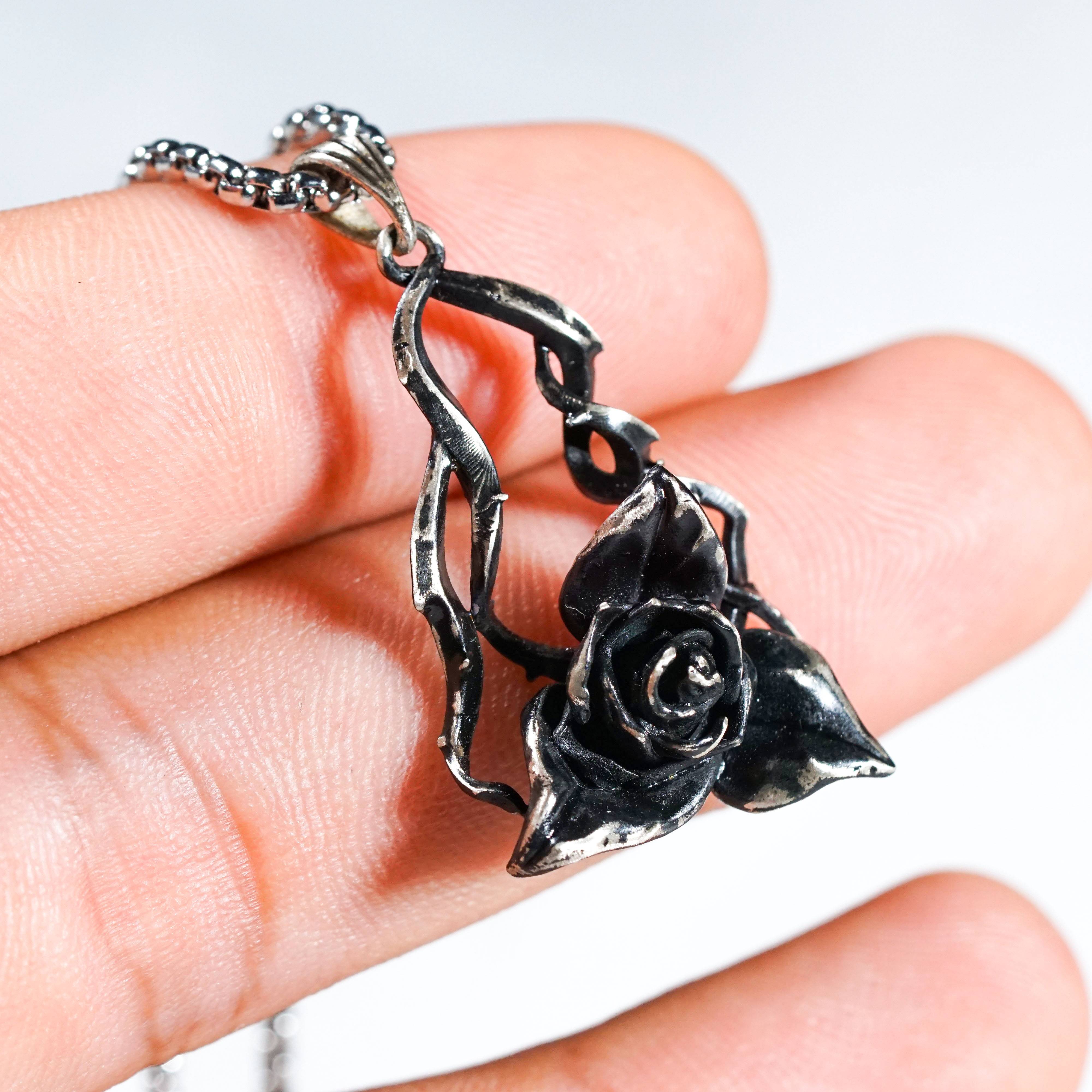 Fanmade Valorant Vyse Skill Necklace, Arc Rose Pendant, Silver 950 Handmade Valorant Jewelry, Gaming Necklace for Cosplay 5 - EternaSilver DSC09160 - EternaSilver